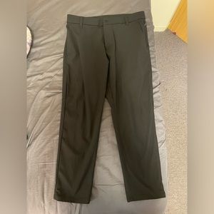 Lululemon Commission pants regular fit 33 waist 28 inseam